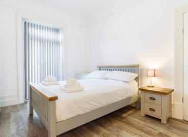 caerau gardens main bedroom